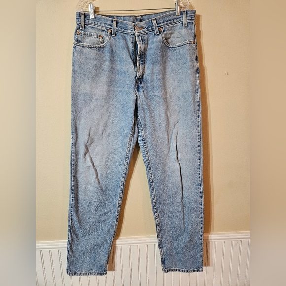 VTG 2002 Levi's 550 Slightly Distressed Men's Jeans Size 36x34 - Picture 1 of 8